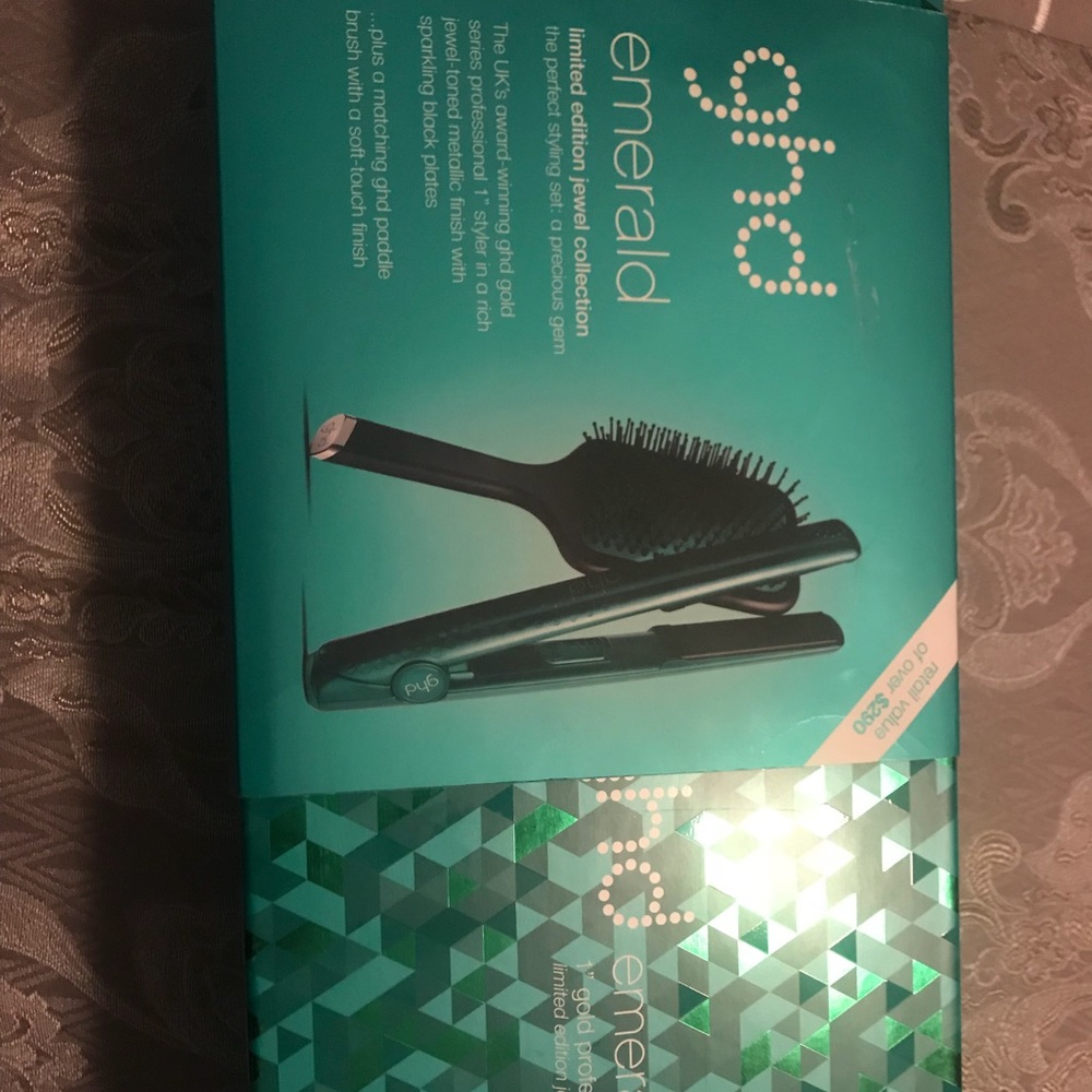 flat iron and paddle brush set